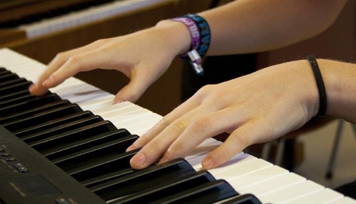 Aula para Iniciantes de Teclado Valor no Parque São Rafael - Aulas de Teclado Iniciante