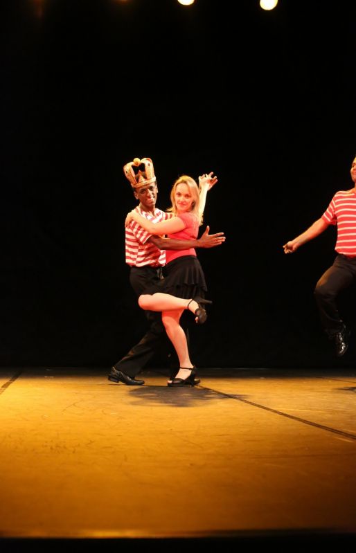 Onde Tem Escola de Dança no Jardim Sílvia - Aula de Dança Sertaneja